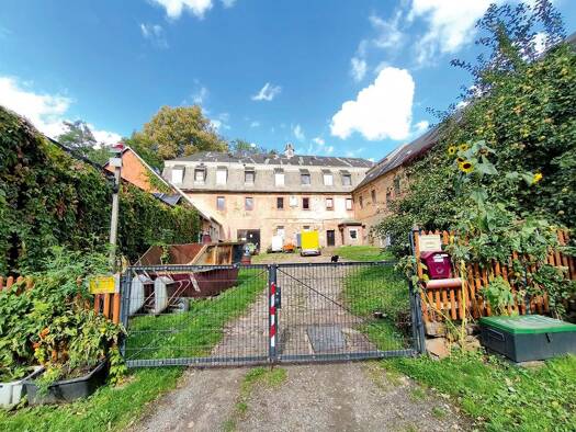 Haus zur Versteigerung 49.000 € 2.000 m² 11.950 m² Grundstück Erlau 09306