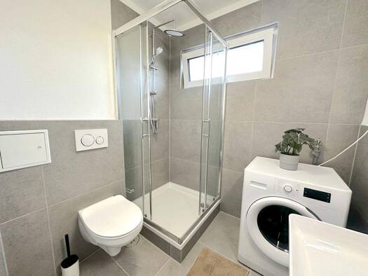 Penthouse zur Miete 500 € 8 Zimmer 62 m² 4. Geschoss frei ab 01.04.2026 Homburger Landstraße 691 Bonames Frankfurt am Main 60437