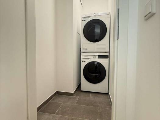 Wohnung zur Miete 2.100 € 4 Zimmer 110 m² Geschoss 5/50 Ostend Frankfurt am Main 60314