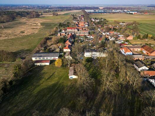 Schloss zum Kauf 1.599.000 € 20 Zimmer 2.000 m² 36.651 m² Grundstück Neustadt Neustadt (Dosse) 16845