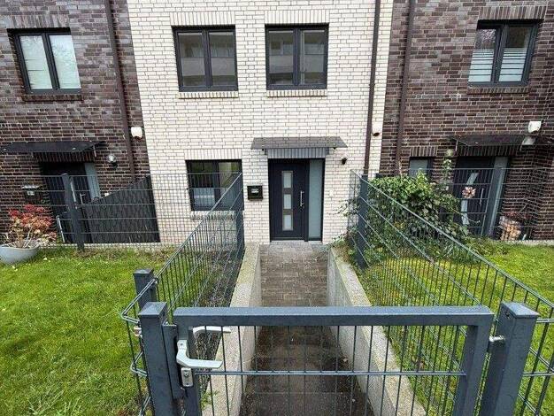 Reihenmittelhaus zur Miete 2.300 € 6 Zimmer 155,4 m² 173,9 m² Grundstück Eißendorf Hamburg 21073