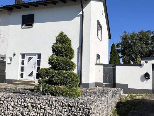 Doppelhaushälfte zum Kauf 299.999 € 4 Zimmer 106 m² 651 m² Grundstück Fuchsstein Amberg 92224