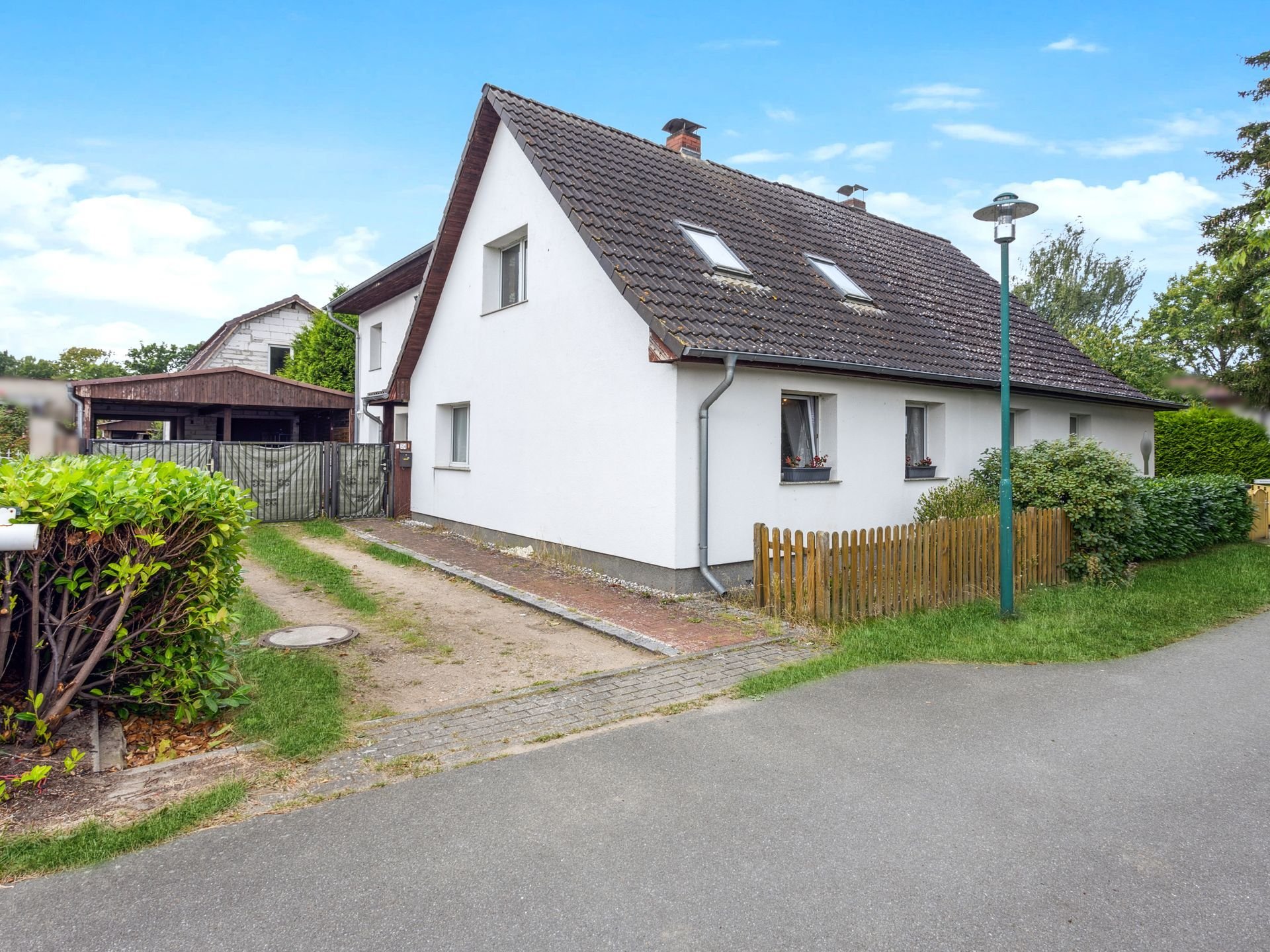 Doppelhaushälfte zum Kauf 255.000 € 9 Zimmer 180 m²<br/>Wohnfläche 958 m²<br/>Grundstück Neustadt-Glewe Neustadt-Glewe 19306