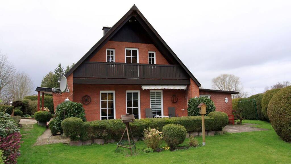 Doppelhaushälfte zur Miete 1.500 € 4,5 Zimmer 178 m² 800 m² Grundstück frei ab sofort Blekendorf 24327