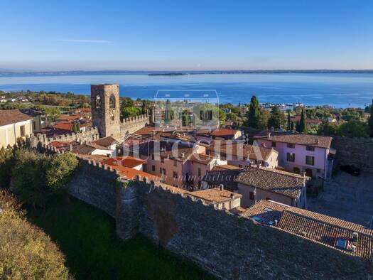 Wohnung zum Kauf 235.000 € 3 Zimmer 70 m² EG frei ab sofort Via Castello Moniga del Garda 25080