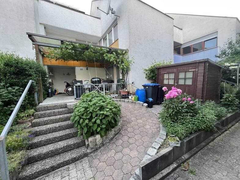 Reihenmittelhaus zum Kauf provisionsfrei 460.000 € 5,5 Zimmer 127 m² 196 m² Grundstück Faurndau Göppingen 73035