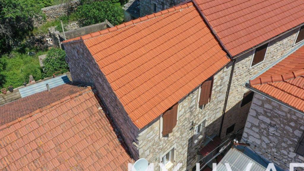 Haus zum Kauf 240.000 € 7 Zimmer 81 m² Jelsa