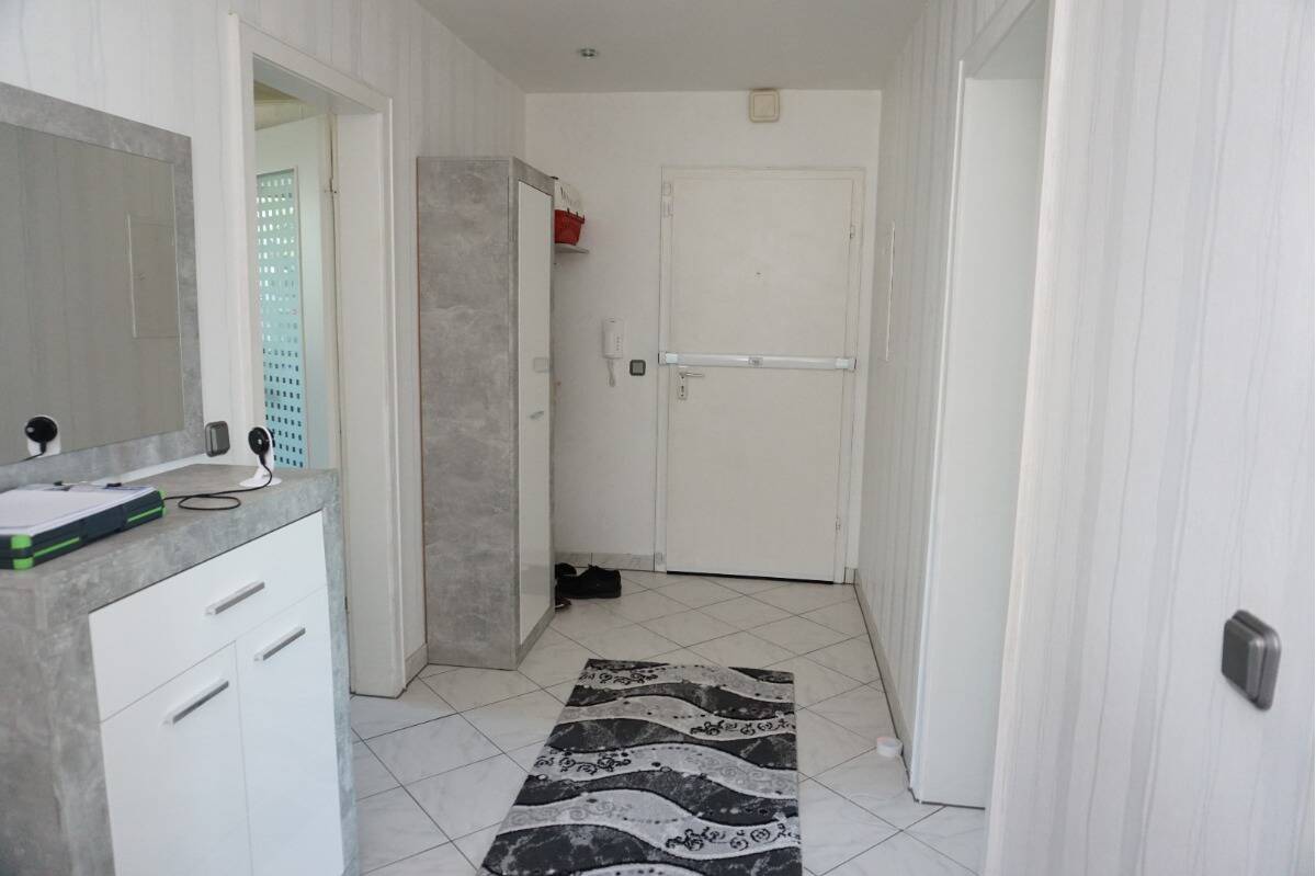 Property thumbnail 9