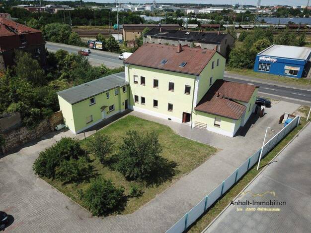 Haus zur Miete 550 € 3 Zimmer 74 m² frei ab 01.02.2026 Bismarckstr. 41 Bitterfeld 06749