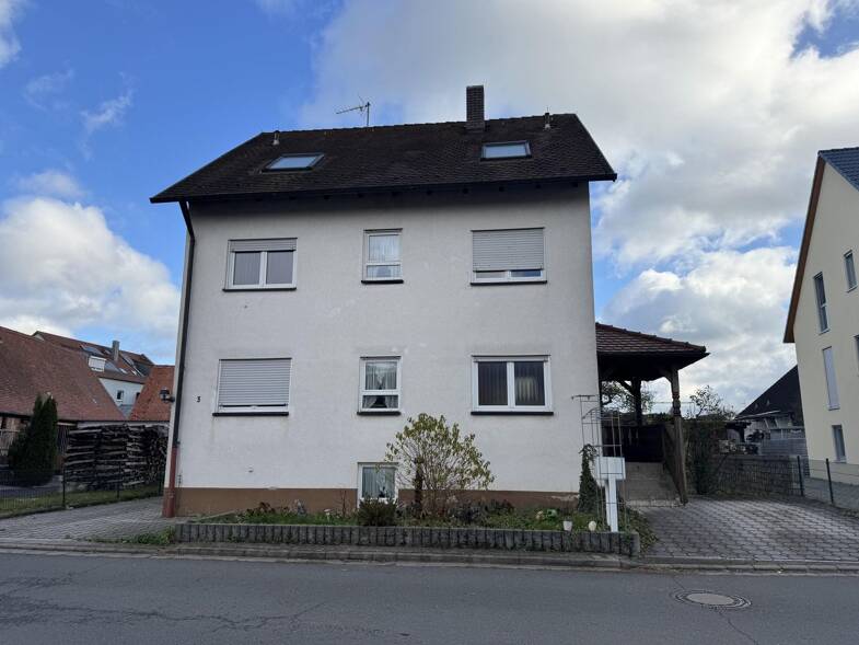 Mehrfamilienhaus zum Kauf 449.000 € 7 Zimmer 186 m² 436 m² Grundstück Hiltmannsdorf Seukendorf 90556