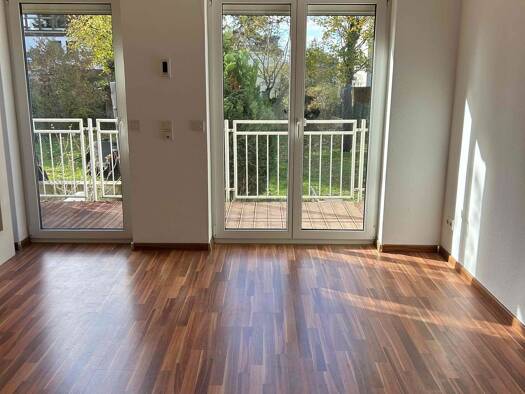 Doppelhaushälfte zur Miete 1.900 € 4,5 Zimmer 112 m² 350 m² Grundstück frei ab sofort Schwalbach 65824