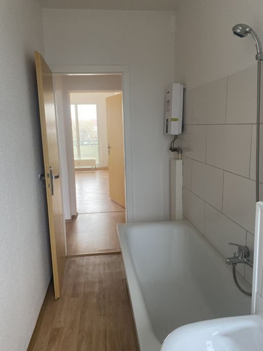 Wohnung zur Miete 330 € 3 Zimmer 60 m²<br/>Wohnfläche ab sofort<br/>Verfügbarkeit Langeneichstädt Mücheln (Geiseltal) 06268