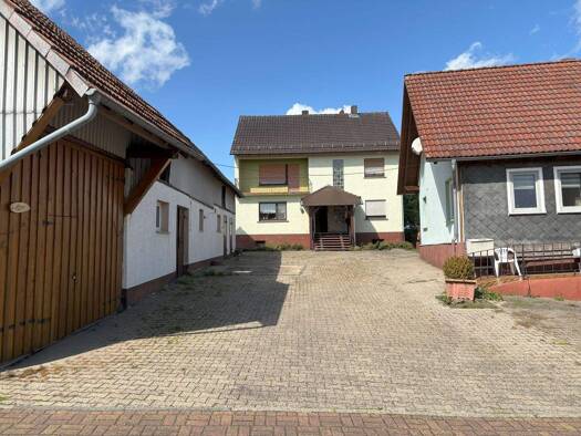Bauernhaus zum Kauf 318.000 € 6 Zimmer 150 m² 3.956 m² Grundstück frei ab sofort Wiesenweg 1 Wettges Birstein 63633