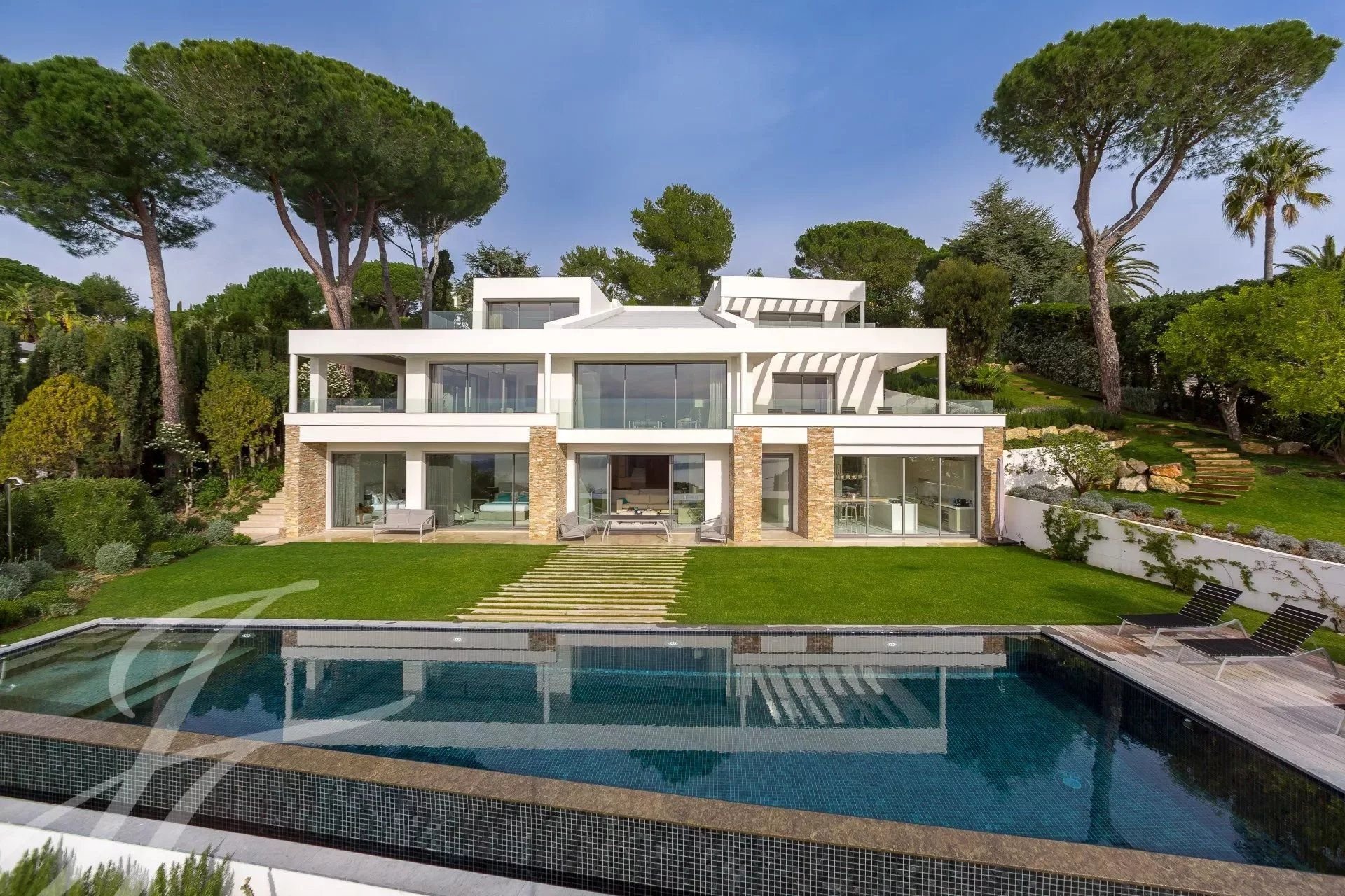 Haus zur Miete Wohnen auf Zeit provisionsfrei 20.500 € 6 Zimmer 630 m²<br/>Wohnfläche La Maure-Super Cannes Cannes 06400