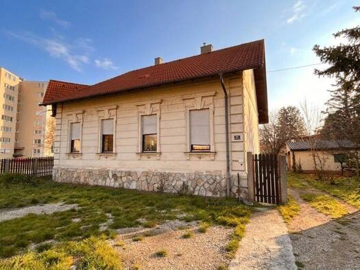 Bungalow zum Kauf 429.000 € 6 Zimmer 828 m² Grundstück Wiener Neustadt 2700