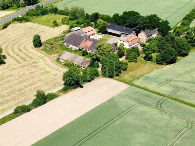 Bauernhaus zum Kauf 330.000 € 13 Zimmer 800 m² 40.427 m² Grundstück Marburg 35039
