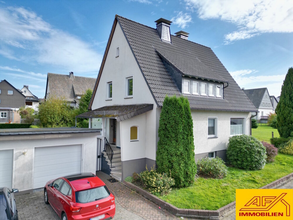 Mehrfamilienhaus zum Kauf 267.000 € 6 Zimmer 149 m²<br/>Wohnfläche 697 m²<br/>Grundstück Eversberg Meschede / Eversberg 59872