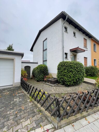 Haus zum Kauf provisionsfrei 329.000 € 4 Zimmer 85 m² 439 m² Grundstück frei ab sofort Berliner Straße 13 Bad Camberg Bad Camberg 65520