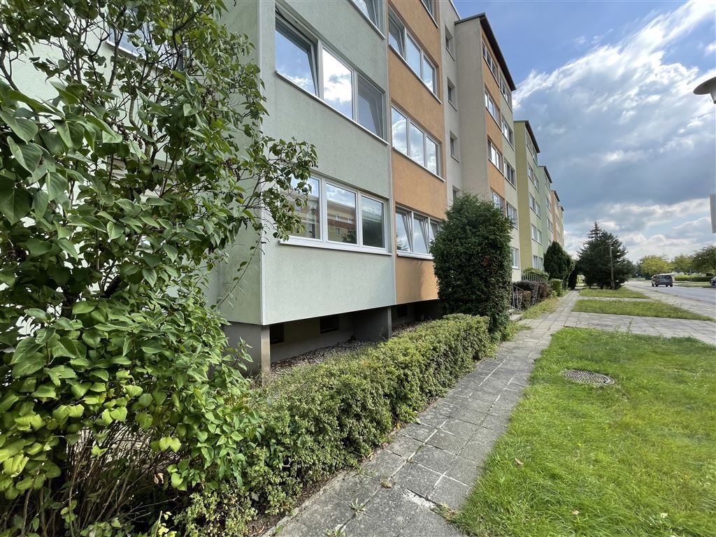 Wohnung zur Miete 345 € 3 Zimmer 62,8 m²<br/>Wohnfläche 3.<br/>Geschoss ab sofort<br/>Verfügbarkeit Vredener Str. 9 Elsterwerda Elsterwerda 04910