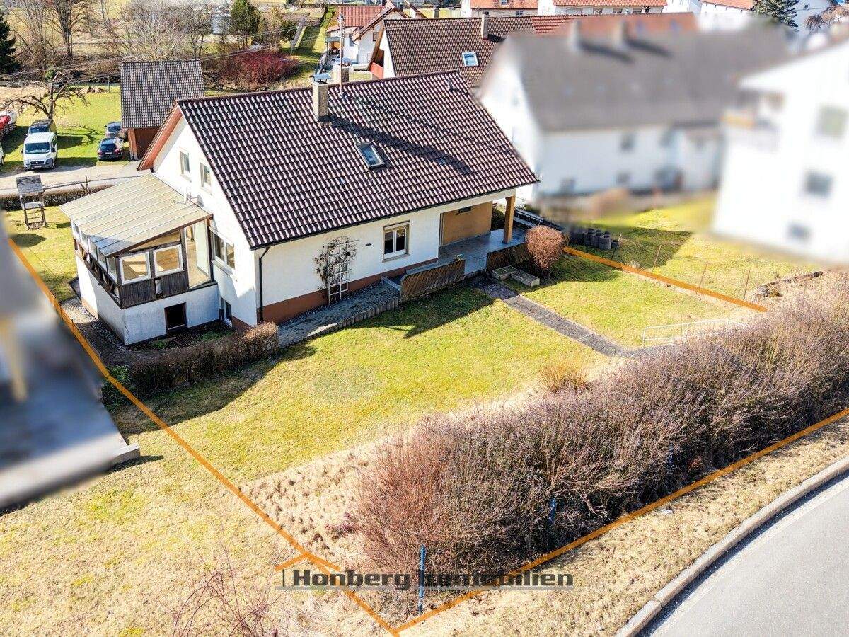 Immobilie in Nusplingen - Familienhaus mit Potenzial - 7 Zimmer, großer Garten & 2 Garagen! - Bild 1