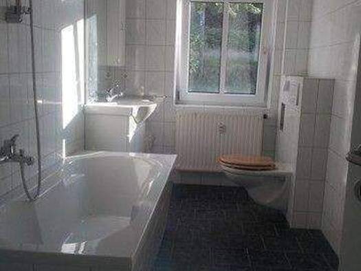 Wohnung zur Miete 348 € 2 Zimmer 60 m² EG frei ab sofort Bahnhofstraße 78 Oelsnitz Oelsnitz/Erzgebirge 09376
