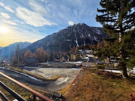 Berghütte zum Kauf 500.000 € 12 Zimmer 583 m² frei ab sofort San Domenico FRAZIONE SAN DOMENICO San Domenico di Varzo 28868