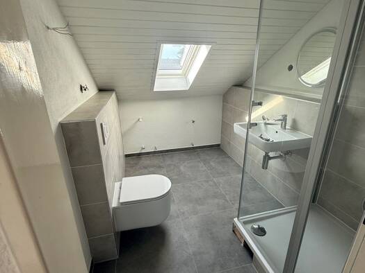 Wohnung zur Miete 990 € 3,5 Zimmer 100 m² Geschoss 2/2 frei ab sofort Steinmauern 76479