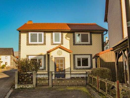 Haus zum Kauf 59.000 € 8 Zimmer 130 m² 163 m² Grundstück frei ab sofort Eisfeld 98673