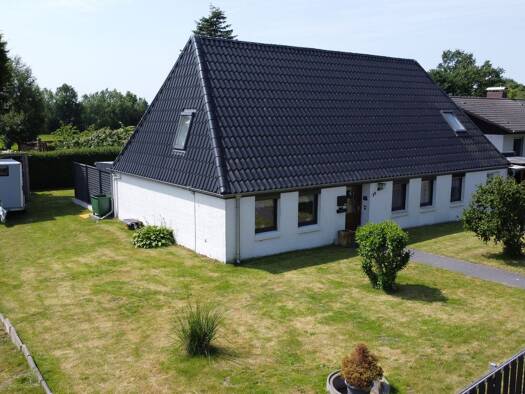 Haus zum Kauf 229.000 € 93,9 m² 901 m² Grundstück frei ab sofort Oster-Ohrstedt 25885