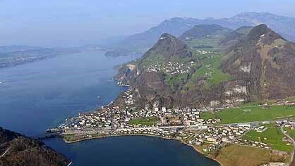 Villa zum Kauf 7 Zimmer 240 m² 1.000 m² Grundstück frei ab sofort Schwabing-West München 80798