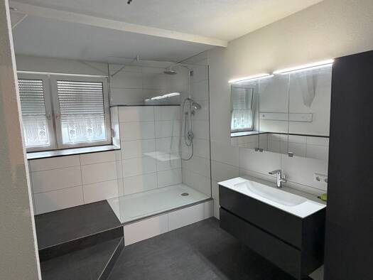 Wohnung zur Miete 1.390 € 4,5 Zimmer 155 m² frei ab 01.09.2026 Feuchtwangen Feuchtwangen 91555