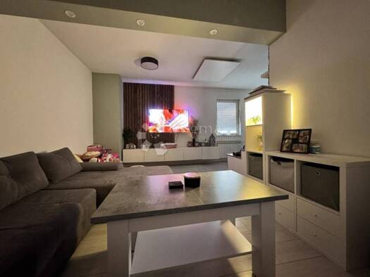 Wohnung zum Kauf 158.000 € 3 Zimmer 82 m² 3. Geschoss Petrinja Petrinja