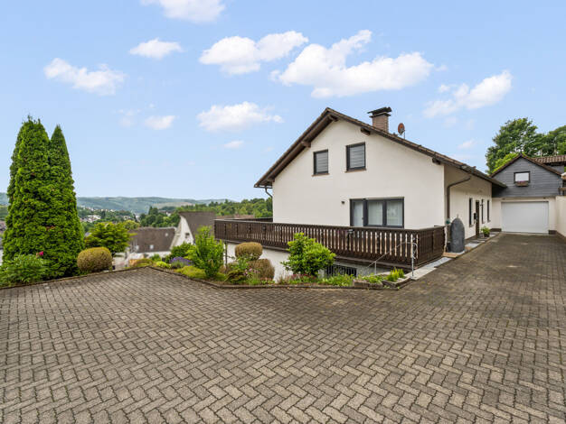 Mehrfamilienhaus zum Kauf provisionsfrei 499.500 € 13 Zimmer 248 m² 1.308 m² Grundstück Attendorn 57439