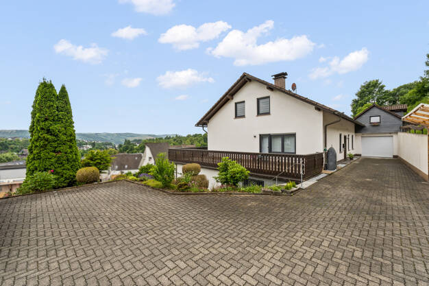 Mehrfamilienhaus zum Kauf provisionsfrei 499.500 € 13 Zimmer 248 m² 1.308 m² Grundstück Attendorn Attendorn 57439