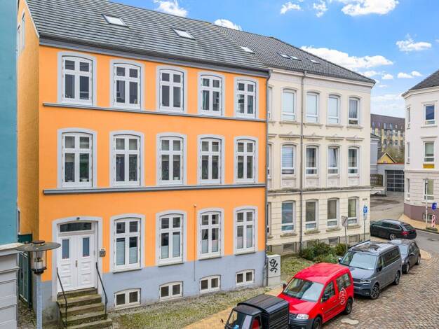 Mehrfamilienhaus zum Kauf 420.000 € 9 Zimmer 224 m² 190 m² Grundstück Schloßstraße 45 Neustadt Neustadt 24939