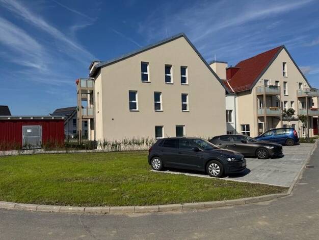 Wohnung zur Miete 638 € 2 Zimmer 45,9 m² 2. Geschoss frei ab sofort Am Freizeitpark 2 Arnsdorf 01477
