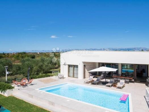 Haus zum Kauf 1.550.000 € 5 Zimmer 426 m² Smokovic, Zemunik Donji Zemunik Donji