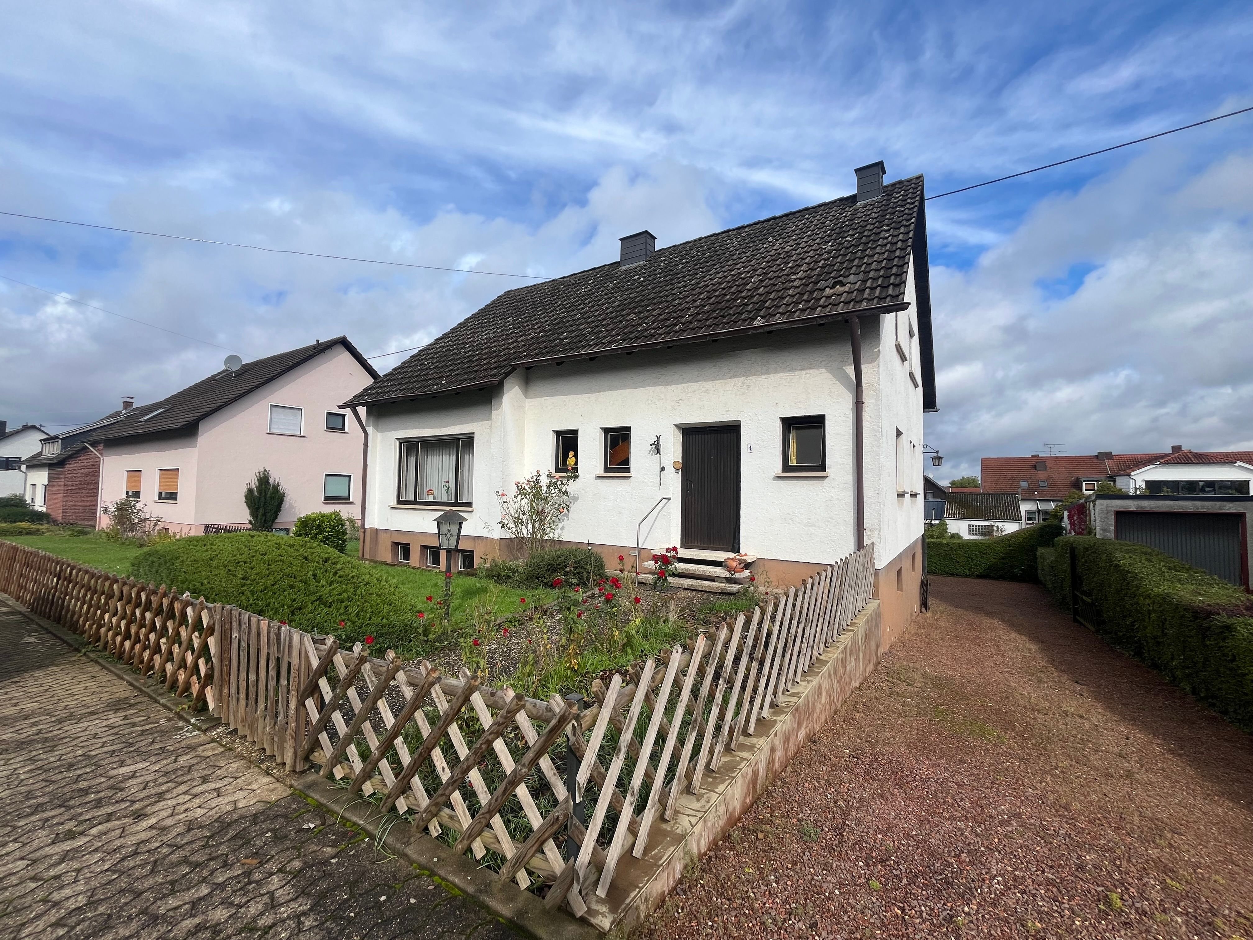 Einfamilienhaus zum Kauf 199.000 € 5 Zimmer 128 m²<br/>Wohnfläche 742 m²<br/>Grundstück ab sofort<br/>Verfügbarkeit Schwalbach Schwalbach 66773