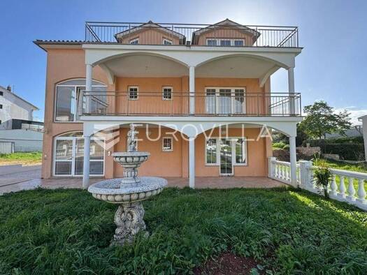 Haus zum Kauf 830.000 € 6 Zimmer 360 m² Valbandon Fažana