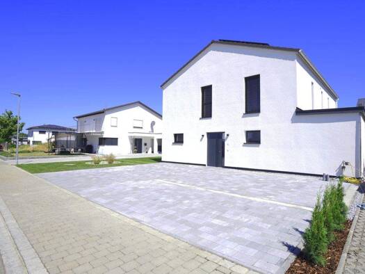 Einfamilienhaus zum Kauf 799.000 € 6 Zimmer 204 m² 440 m² Grundstück frei ab sofort Dürrlaustraße Hülben 72584