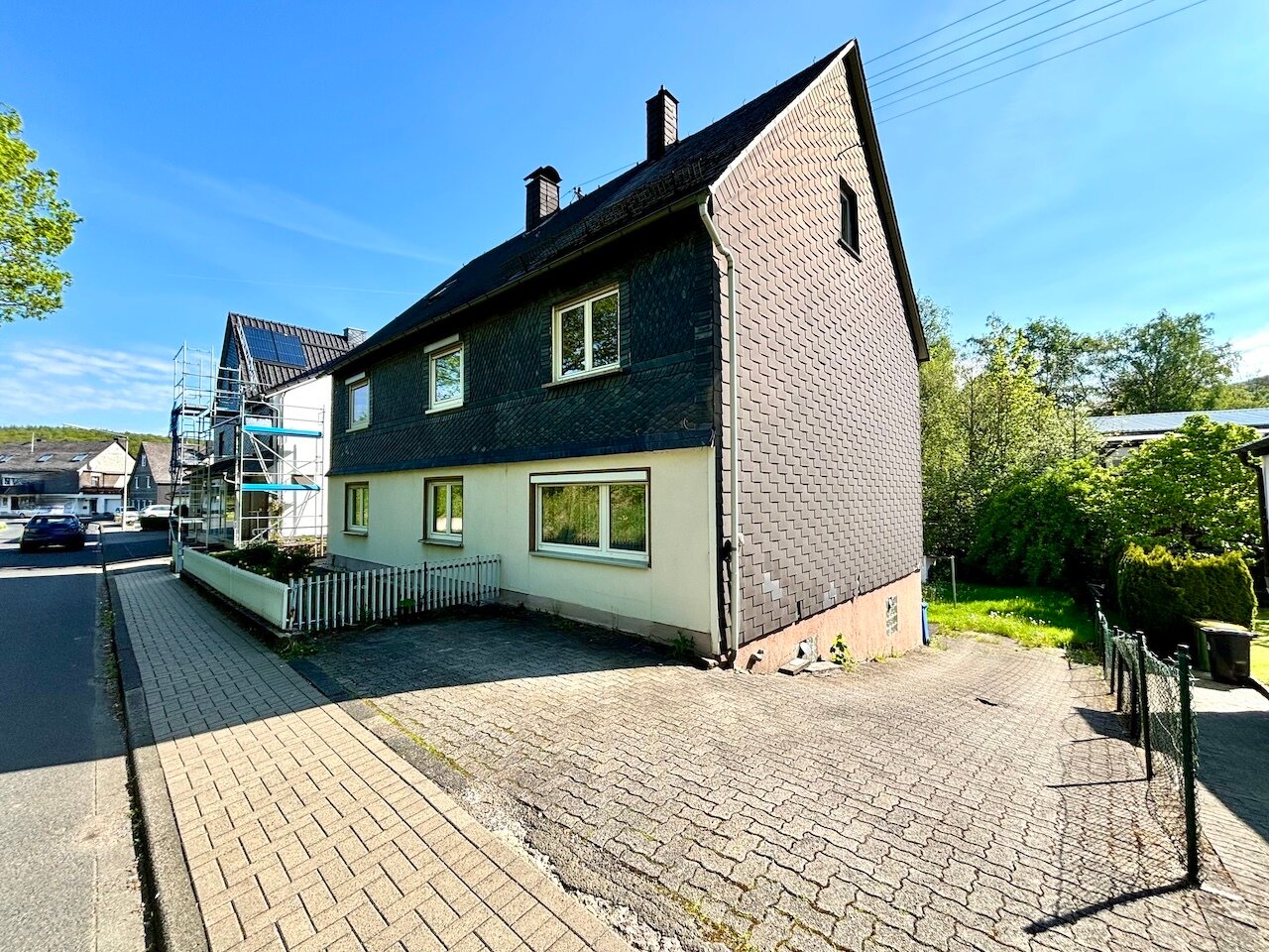 Einfamilienhaus zum Kauf 189.000 € 7 Zimmer 203 m²<br/>Wohnfläche 589 m²<br/>Grundstück Burbach Burbach 57299