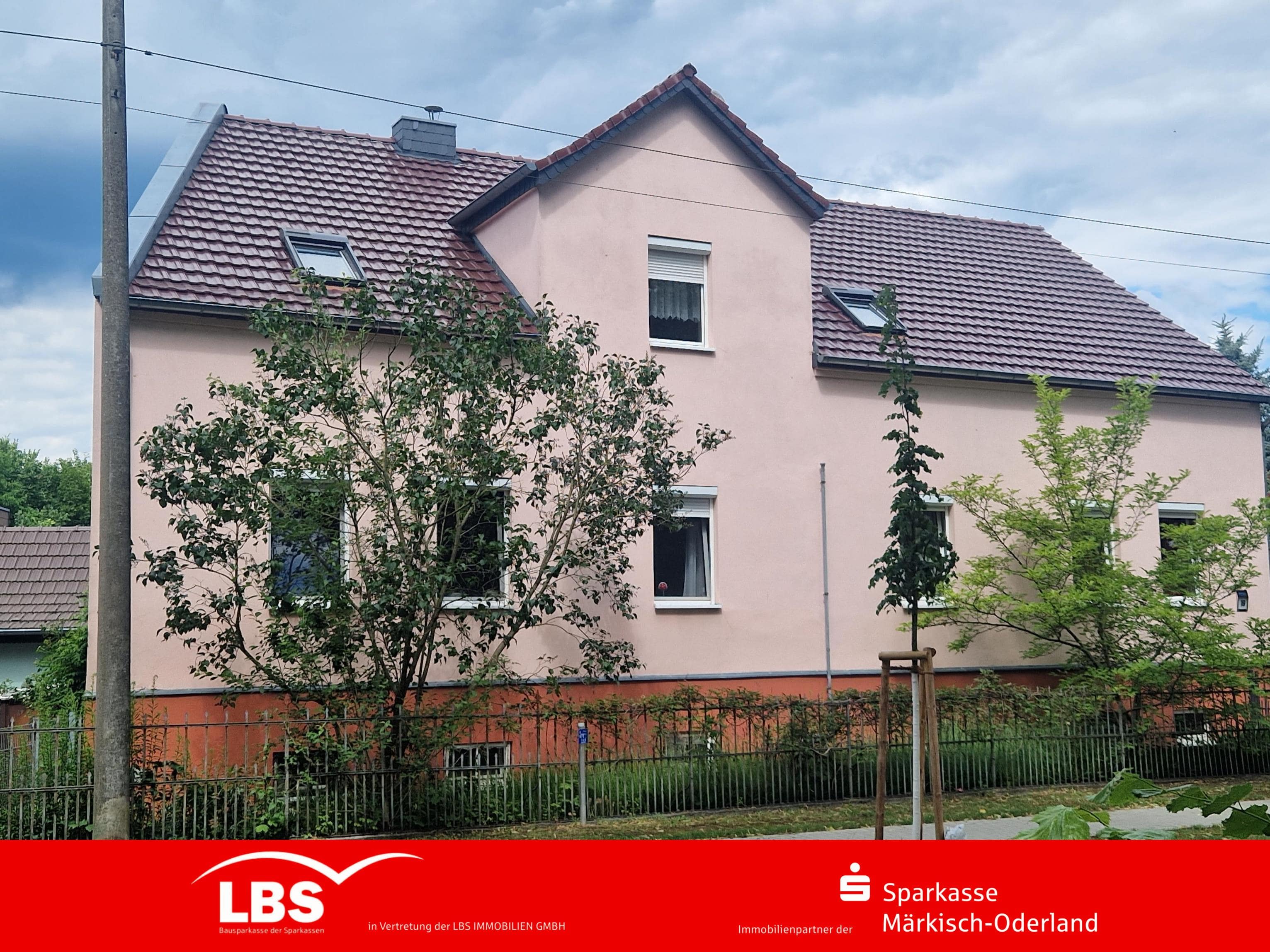 Mehrfamilienhaus zum Kauf 399.000 € 10 Zimmer 213,6 m²<br/>Wohnfläche 1.241 m²<br/>Grundstück Rüdersdorf Rüdersdorf 15562