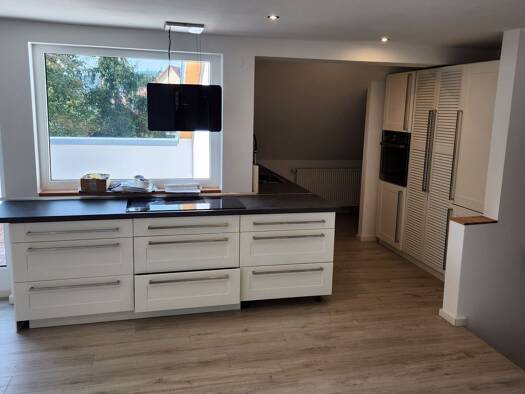 Wohnung zur Miete 1.390 € 3 Zimmer 140 m² Geschoss 1/2 frei ab sofort Lengfurter Straße 12 Kreuzwertheim 97892