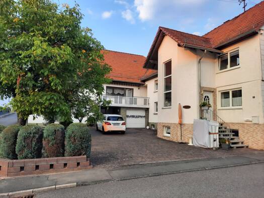 Einfamilienhaus zum Kauf 5 Zimmer 295 m² 1.618 m² Grundstück Berghofen Battenberg (Eder) 35088
