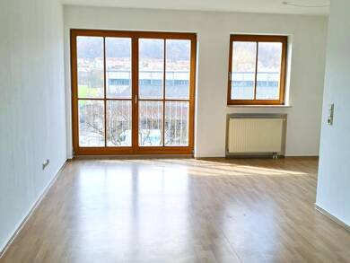 Wohnung zur Miete 350 € 2 Zimmer 48 m² 1. Geschoss frei ab sofort Meiningen Meiningen 98617
