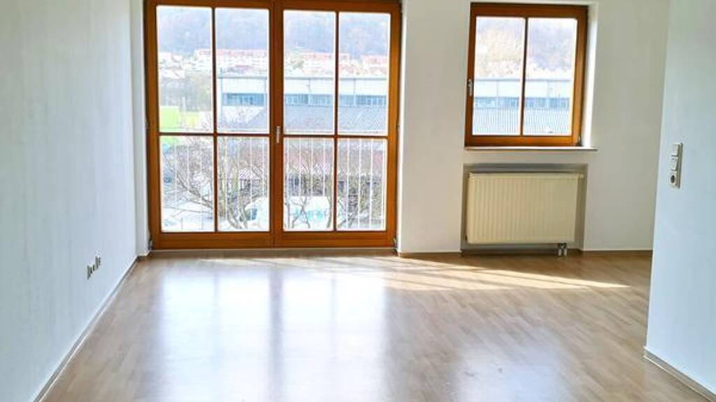 Wohnung zur Miete 350 € 2 Zimmer 48 m² 1. Geschoss frei ab sofort Meiningen Meiningen 98617