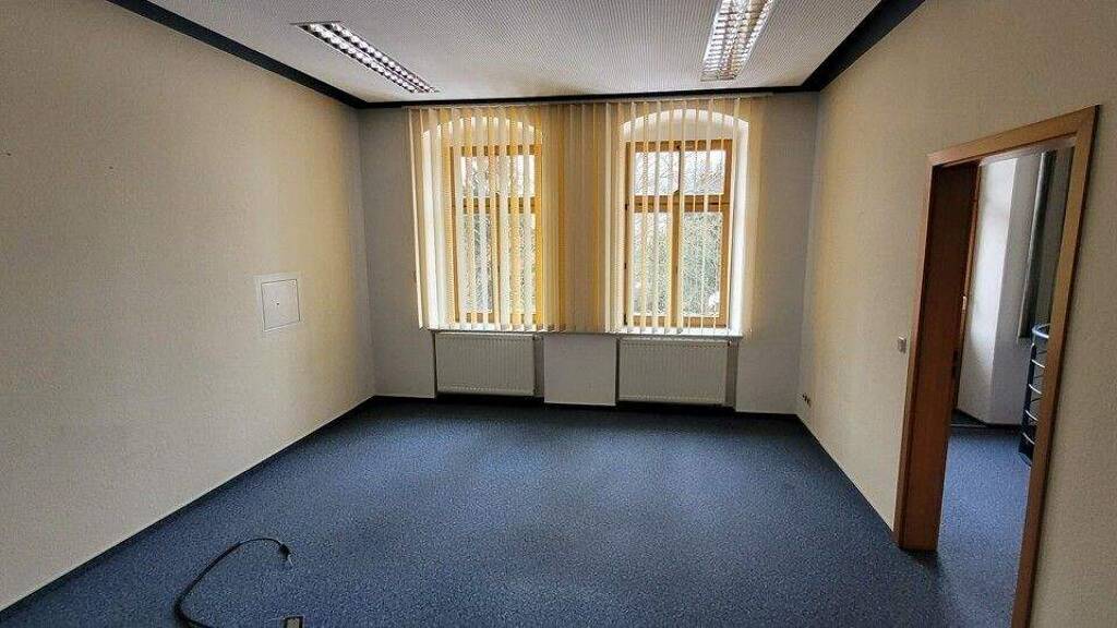 Bürofläche zur Miete 750 € 3,5 Zimmer 107,8 m² Bürofläche Blumenstraße 12 Löbau 02708