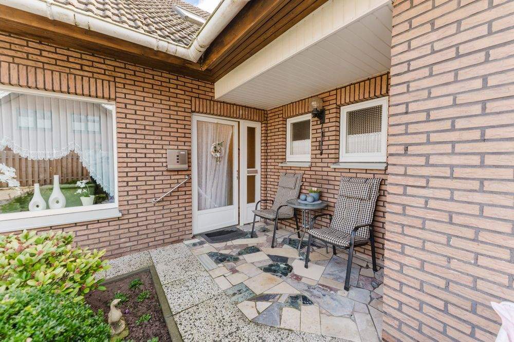 Immobilie in Emlichheim - Sehr gepflegtes Einfamilienhaus in guter Wohnlage von Emlichheim - ebenerdiges Wohnen möglich - Bild 2