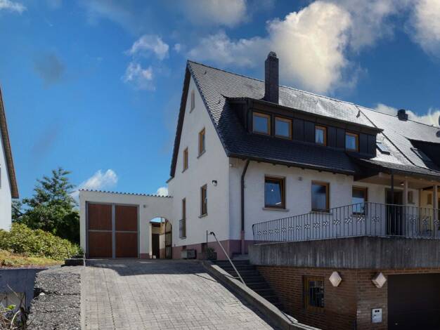 Mehrfamilienhaus zum Kauf 470.000 € 7 Zimmer 194,8 m² 691 m² Grundstück Cadolzburg Cadolzburg 90556