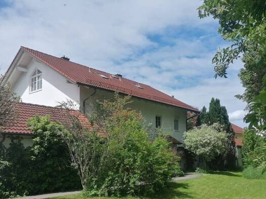 Doppelhaushälfte zur Miete 1.500 € 6,5 Zimmer 156 m² 321 m² Grundstück frei ab 01.02.2026 Altötting 84503